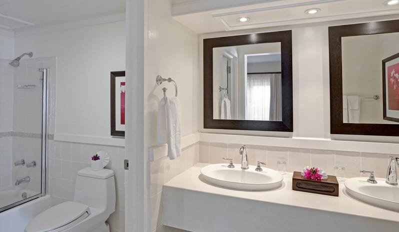 One Bedroom Suite Pool Garden View Bathroom_45